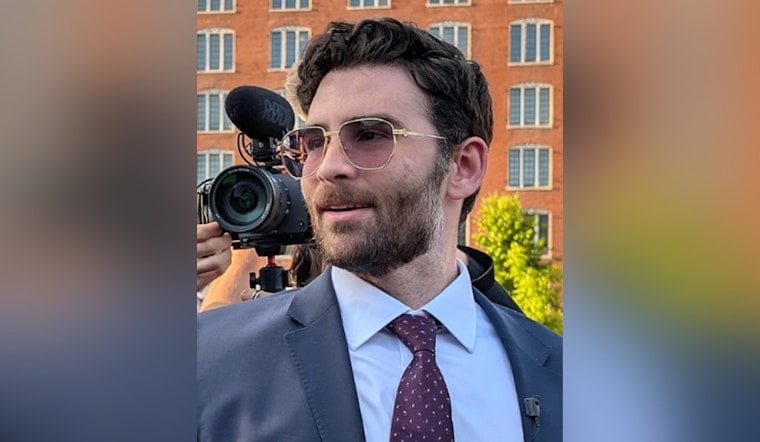 Hasan Piker Sings Charlie Kirk Death Meme Onstage, Sparks Conservative Fury