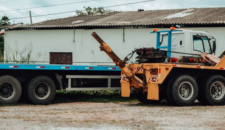 Hawaii Lawmakers Weigh Crackdown on Towing Firms After $33,000 Guardrail Bill