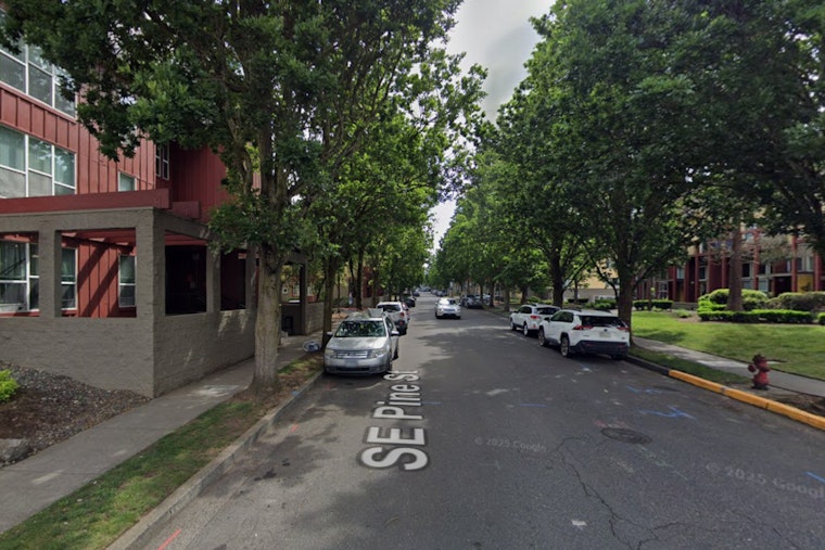Hazelwood Stabbing Kills Man in Parking Lot, Suspect Caught Within 30 Minutes