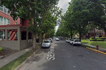 Hazelwood Stabbing Kills Man in Parking Lot, Suspect Caught Within 30 Minutes