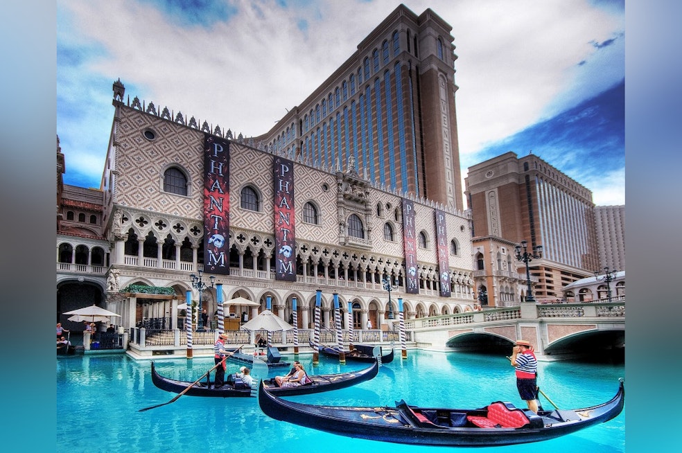 Heather McMahan Crashes Back Onto the Vegas Strip With Unfiltered Venetian Show