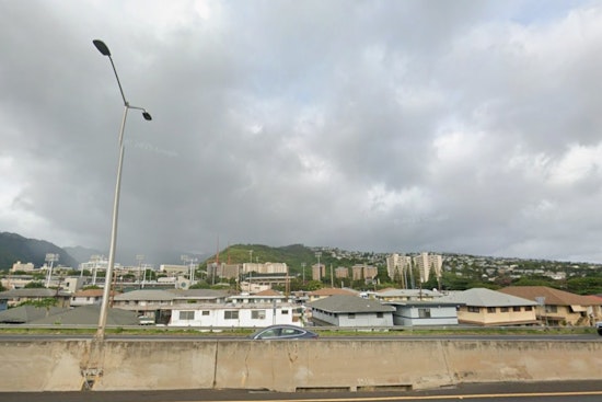 High Tides and Strong Winds as Honolulu Braces for Offshore Tropical Threat