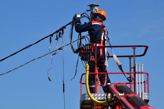 High Winds Knock Out Power To 4,800 PGE Customers In Bethany, Oregon City