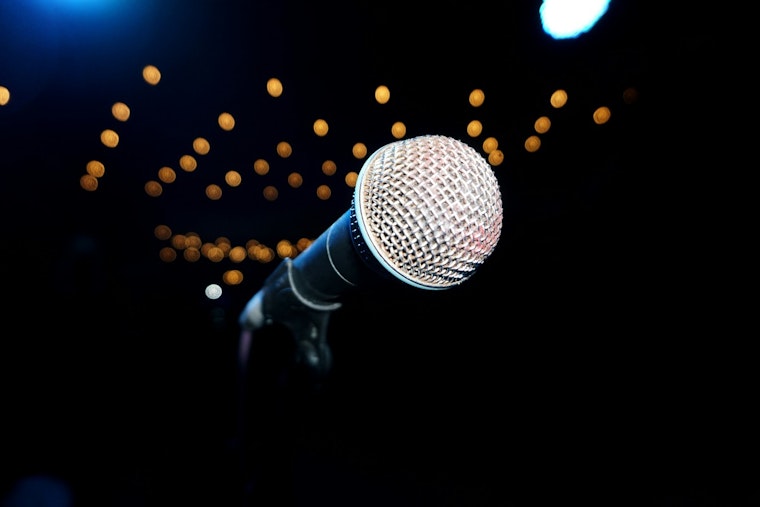 Hillary Clinton, Lin-Manuel Miranda Host NYC Karaoke Night for $10 a Pop