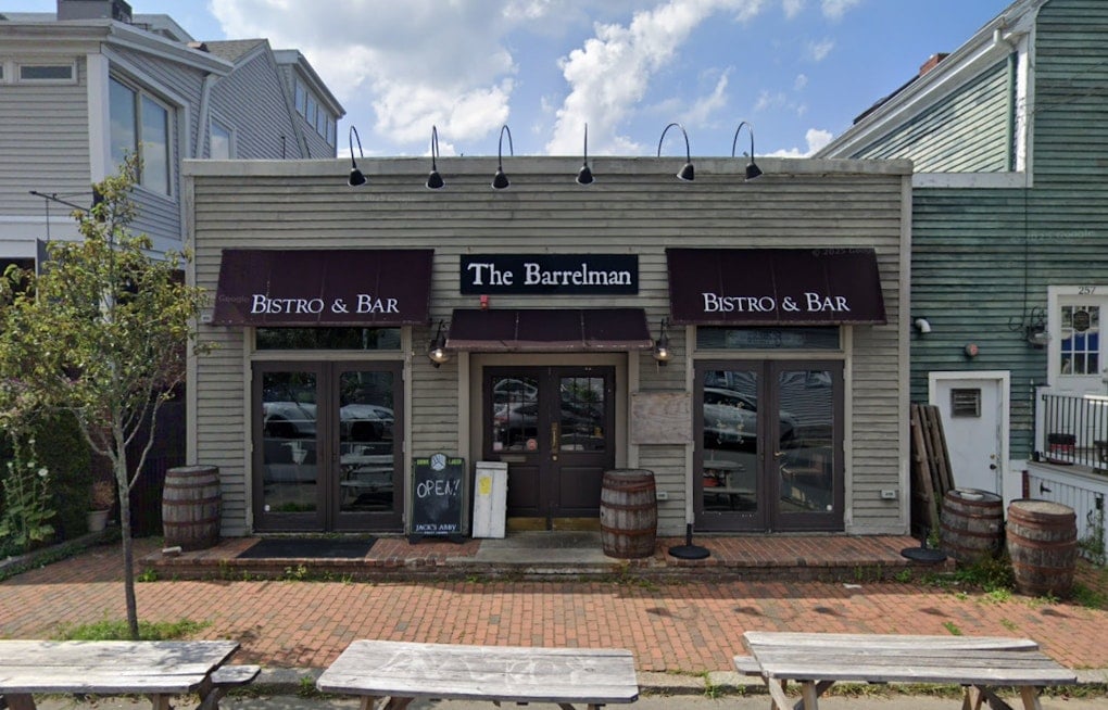 Honeycomb Bakery Trades Hamilton Roots for Marblehead's Five Corners