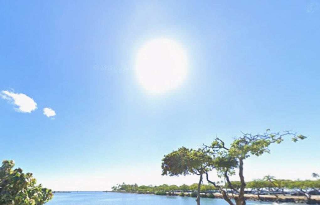 Honolulu Sunshine Gets Washed Out by Wet, Windy Weekend as Tropical System Looms