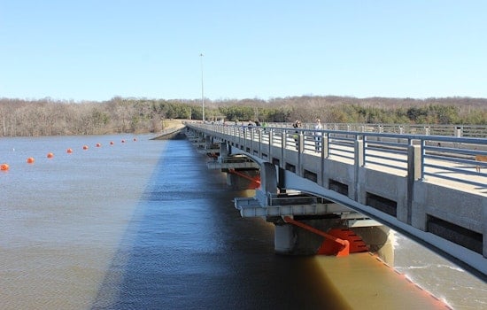 Hoover Reservoir Swings From Drought to Overflowing in Just One Year