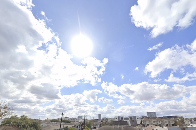 Houston Bakes Under Ozone Alert As Tropical Downpour Threat Looms Tuesday