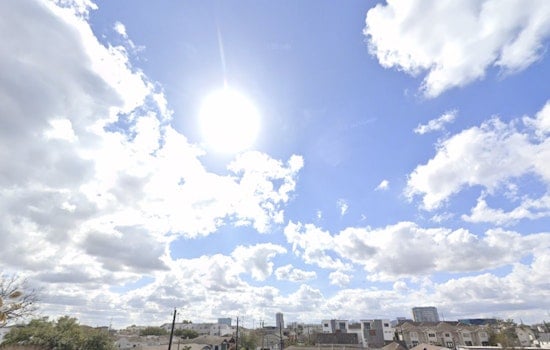 Houston Bakes Under Ozone Alert As Tropical Downpour Threat Looms Tuesday