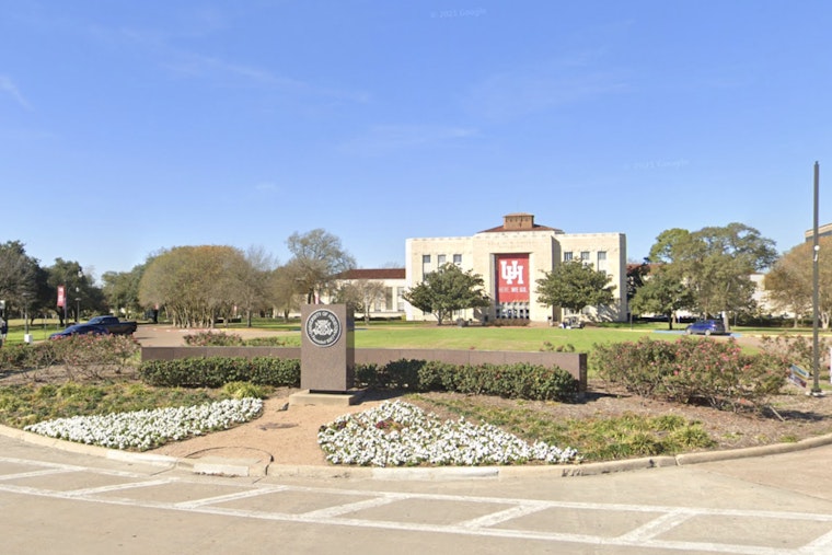 Houston Cougars Cross 7,000 Freshmen as Regents Slash Core Classes 47%