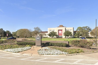 Houston Cougars Cross 7,000 Freshmen as Regents Slash Core Classes 47%