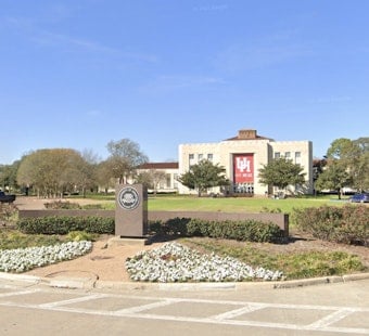 Houston Cougars Cross 7,000 Freshmen as Regents Slash Core Classes 47%
