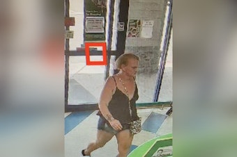 Houston Police Hunt Robbery Suspect From North Freeway Holdup, Offer $5,000 Reward