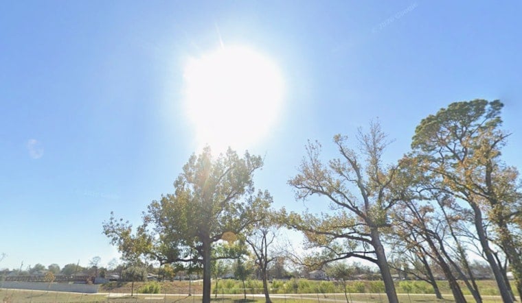 Houston Sizzles in 98-Degree Heat Wave as Weekend Storm Chances Tease Relief