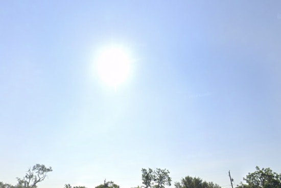 Houston Sizzles Toward 97 as Steamy Weekend Storm Chances Bubble Up