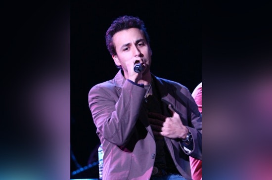 Howie Dorough Brings Latin Roots to Intimate Vegas Coffee Shop Residency