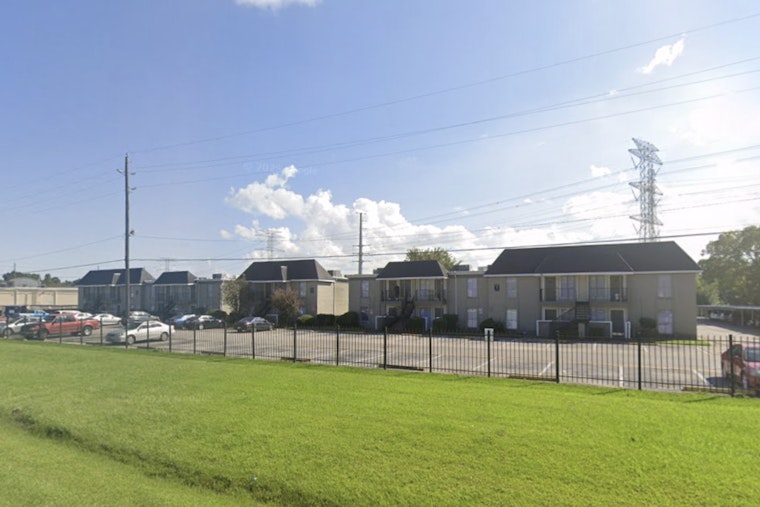 Humble Apartment Residents Sweat Out Days Without Power, Fear Losing Insulin