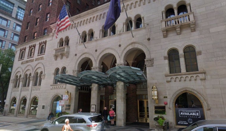 Hundreds of Tall Chicagoans Gather at Allerton Hotel, Finally See Eye-to-Eye