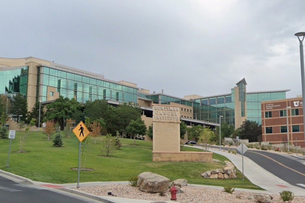 Huntsman Cancer Surgeon Performs Region's First Robotic Mastectomy, Cuts Scar to Two Inches