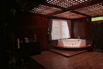 Indio Day Spa Loses License Over 1,000-Foot Massage Rule, Fights Back