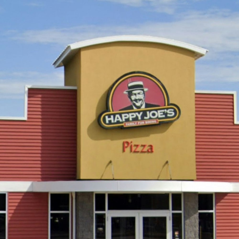 Iowa Pizza Chain Famous For Taco Pizza Finally Invades Twin Cities Metro