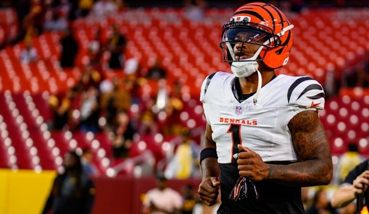 Ja'Marr Chase Grabs Left Knee at Bengals Practice, Walks Off on His Own