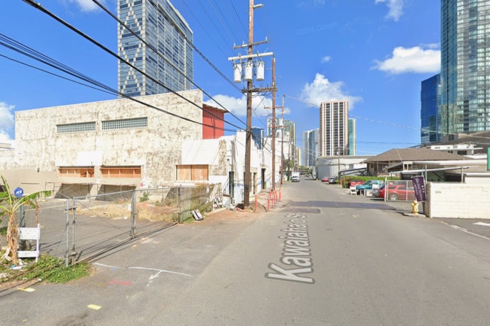 Kakaako Warehouse Fight Pits Senior Woodshop Against F45 Gym, 200 Homes