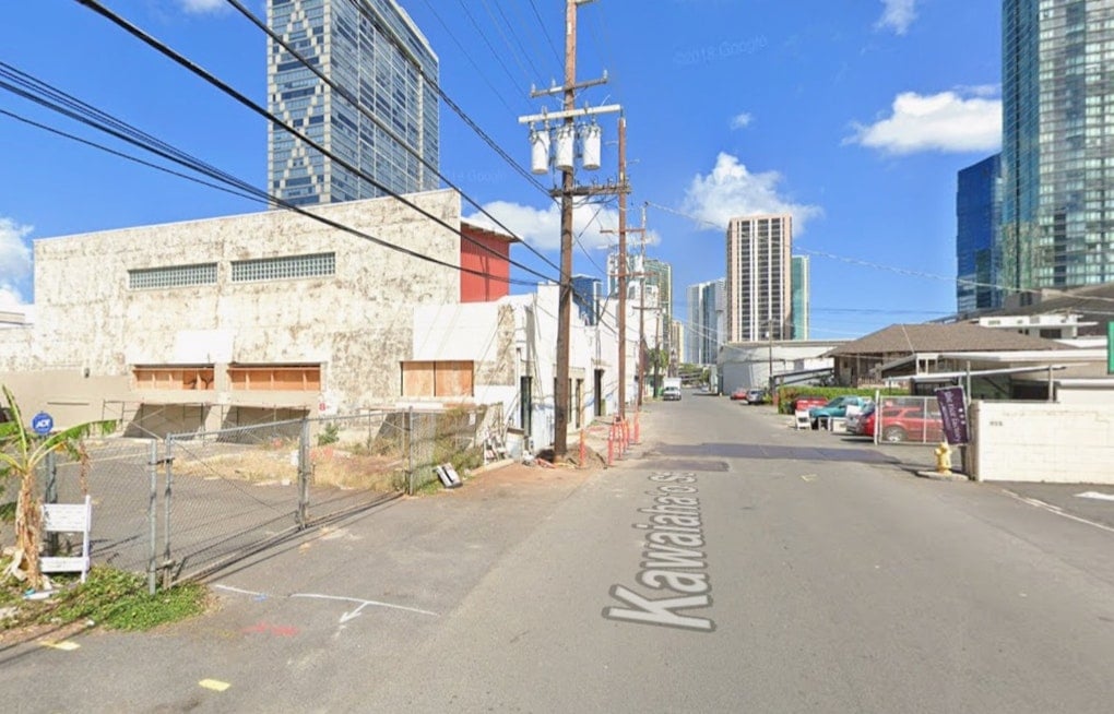 Kakaako Warehouse Fight Pits Senior Woodshop Against F45 Gym, 200 Homes