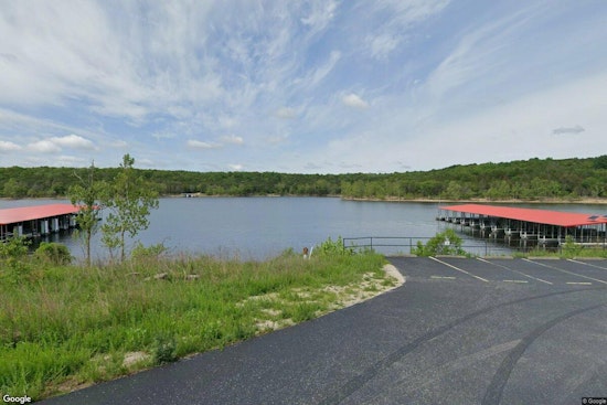Kansas City Northland Man, 25, Drowns at Table Rock Lake’s Moonshine Beach Near Branson