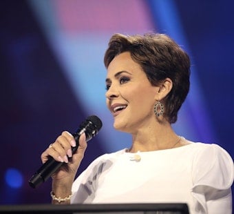 Kari Lake's Jamaica Ambassador Pick Stalls as Trump Ally Warns She 'Cannot Be Trusted'