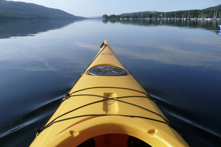 Kayak Flips In Montlake Cut, Sends Two Into Water As SFD Fleet Races In