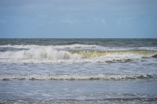 Killer Waves Pound Milwaukee’s Lakefront as Midweek Storms Loom
