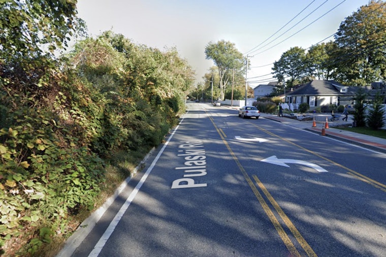 Kings Park Jeep Turn Leaves Motorcyclist, 29, Seriously Hurt on Pulaski Road