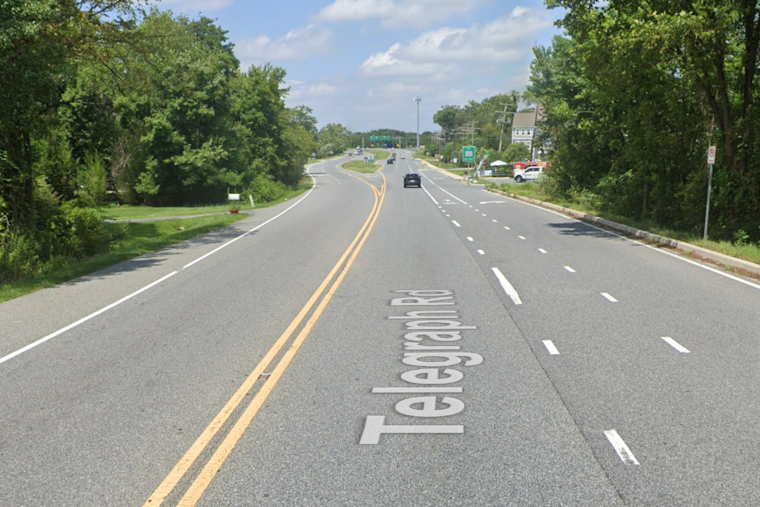 Knife-Wielding Robber Hits Severn Royal Farms, Steals Tobacco and Flees on Foot