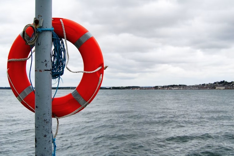 Lake St. Clair Charter Captain Saves 3 Fishermen From Sinking Bass Boat Near Detroit