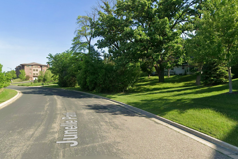 Lakeville City Council Green-Lights Second Mosque Behind Cub Foods Despite Traffic, Design Fears