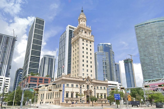 Leon Medical Centers Lights Miami Skyline With 500 Drones for 30 Years