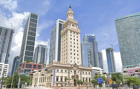 Leon Medical Centers Lights Miami Skyline With 500 Drones for 30 Years