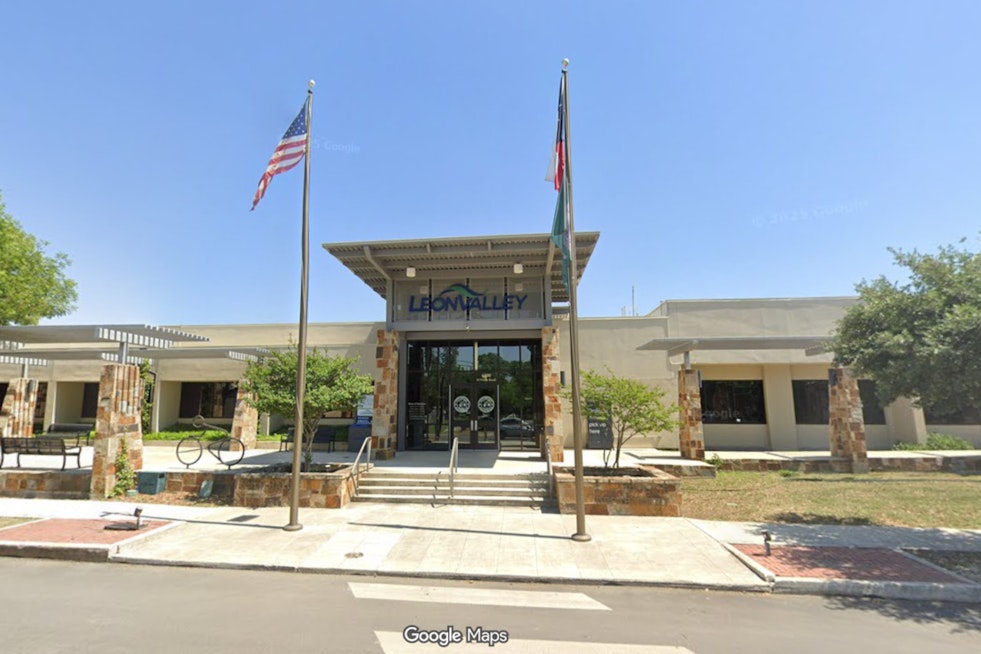 Leon Valley Loosens Animal Rules Months After Octopus Bruised Boy at Aquarium