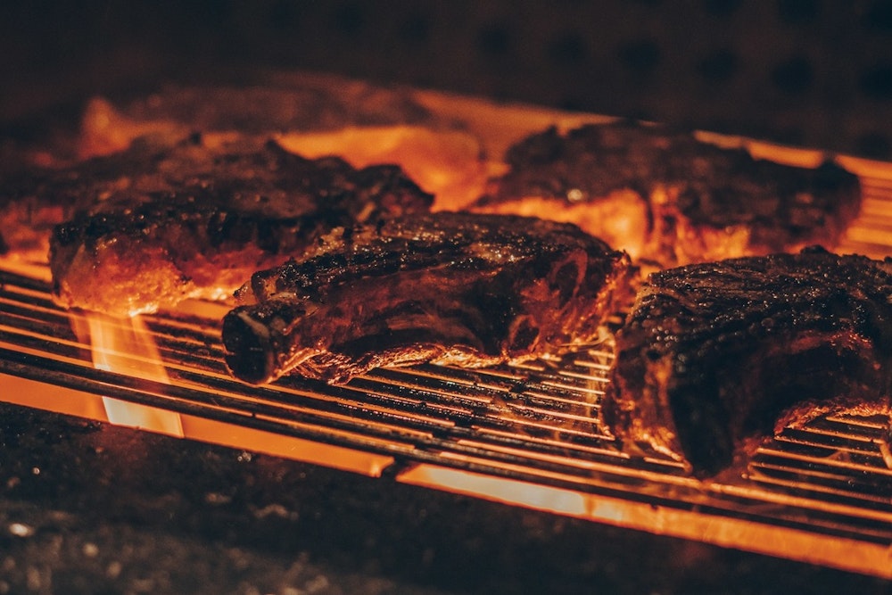 Long Beach Backyard Steakhouse Sizzles Past City’s Home-Kitchen Rules
