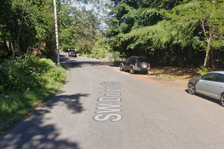 Loose Husky Mix Turns on Family, Bites 3 in Southwest Portland Rampage
