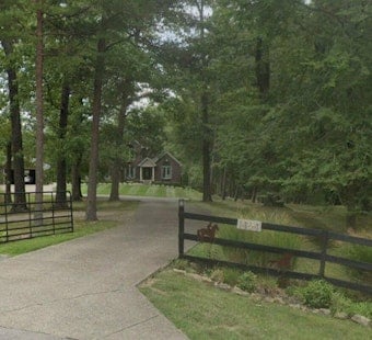 Louisville Group Takes In 6 Dogs From Kentucky 244-Pup Hoarder Hell