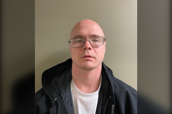Louisville Man Accused Of Strangling Partner, Barricading With Infant Daughter