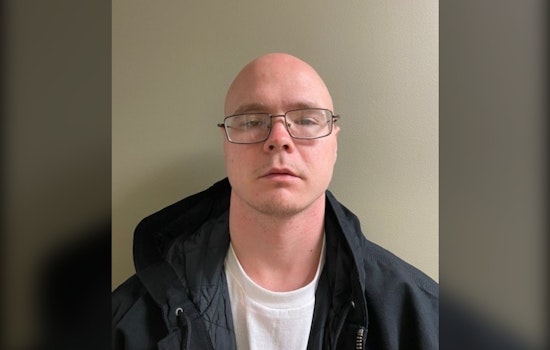 Louisville Man Accused Of Strangling Partner, Barricading With Infant Daughter