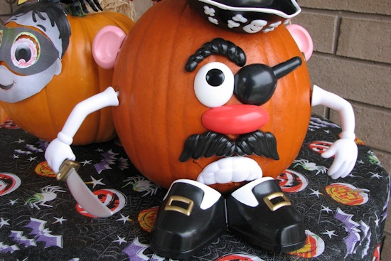 Louisville Man Shatters Blindfolded Mr. Potato Head World Record in 7.92 Seconds