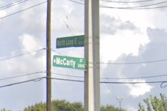 Man in His 20s Dies After Lexus Slams Barricade on Loop 610 North