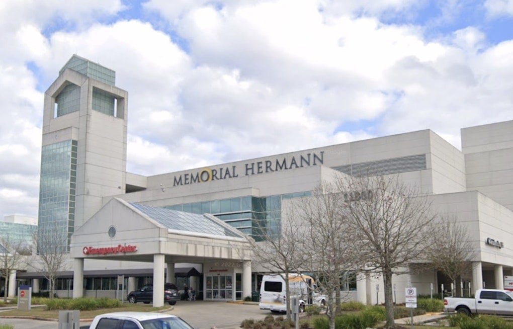 Man Pulled From Retention Pond at Southeast Houston Hospital Dies