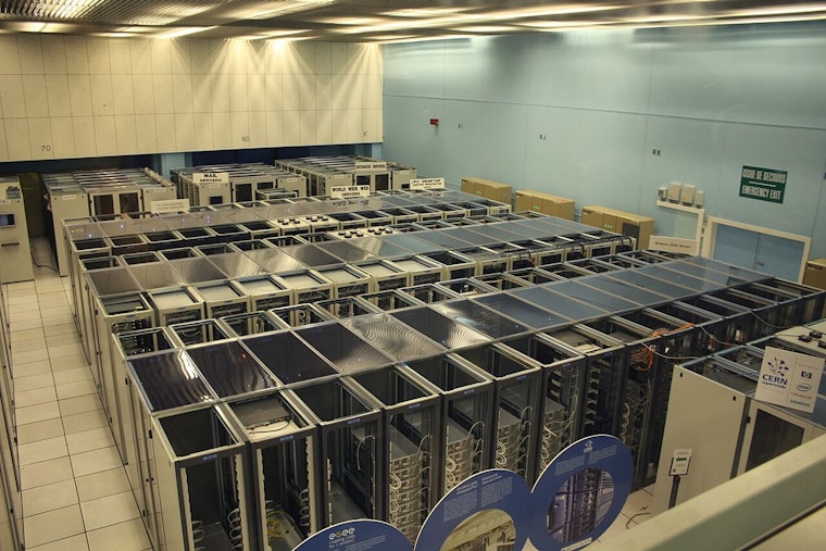 Manatee County Moves To Slam Brakes On AI Data Centers