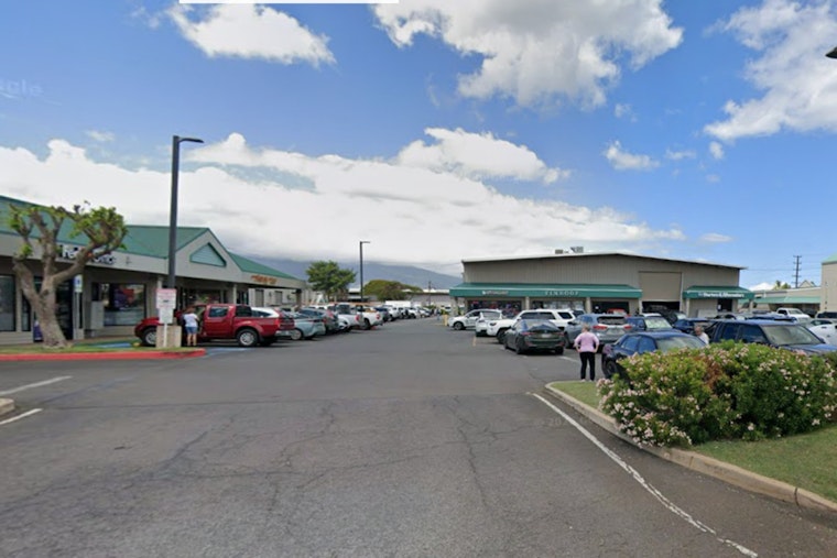 Maui Hotspot Tin Roof Throws Free Kahului Parking-Lot Rager for 10th Birthday