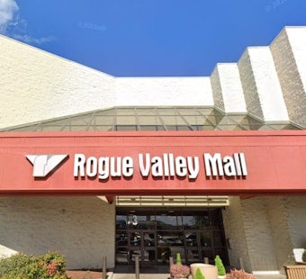Medford Mall Houses World's Last Sam Goody Next to Oregon's Only Orange Julius
